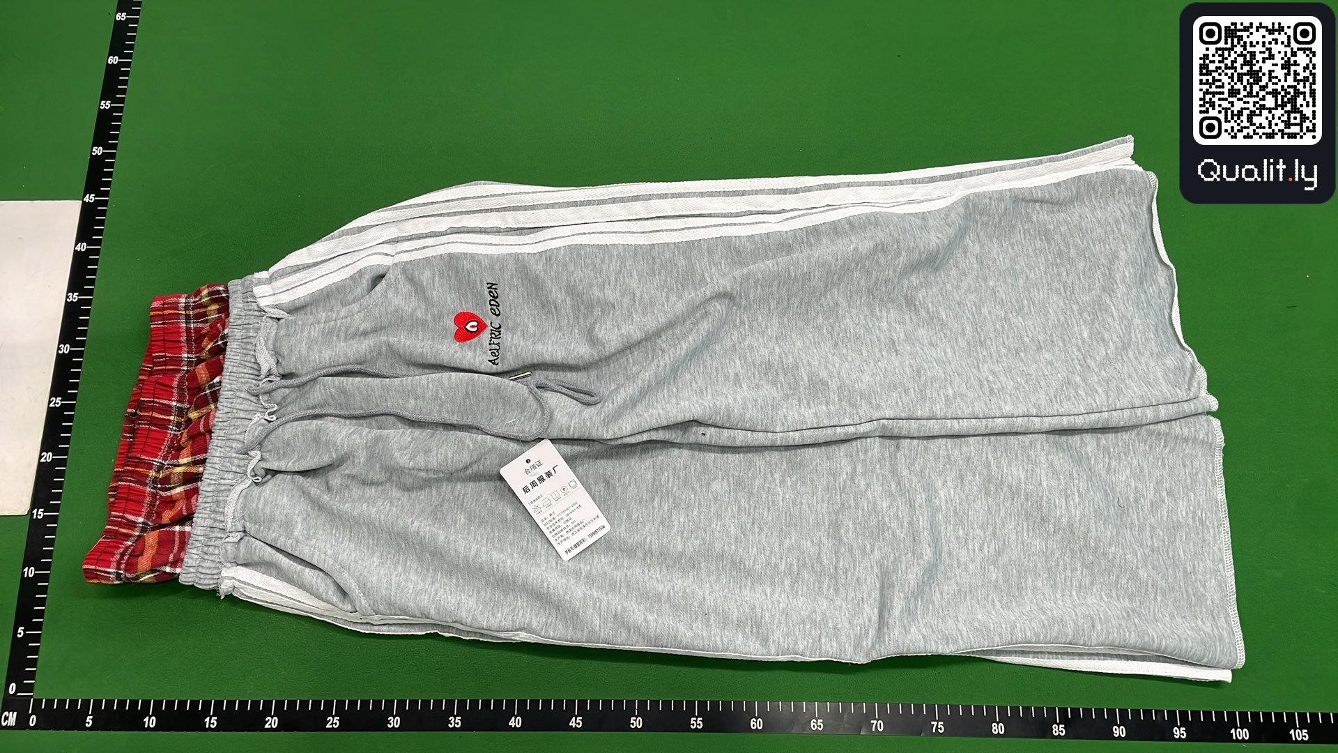 Pants QC photo 2 of 12