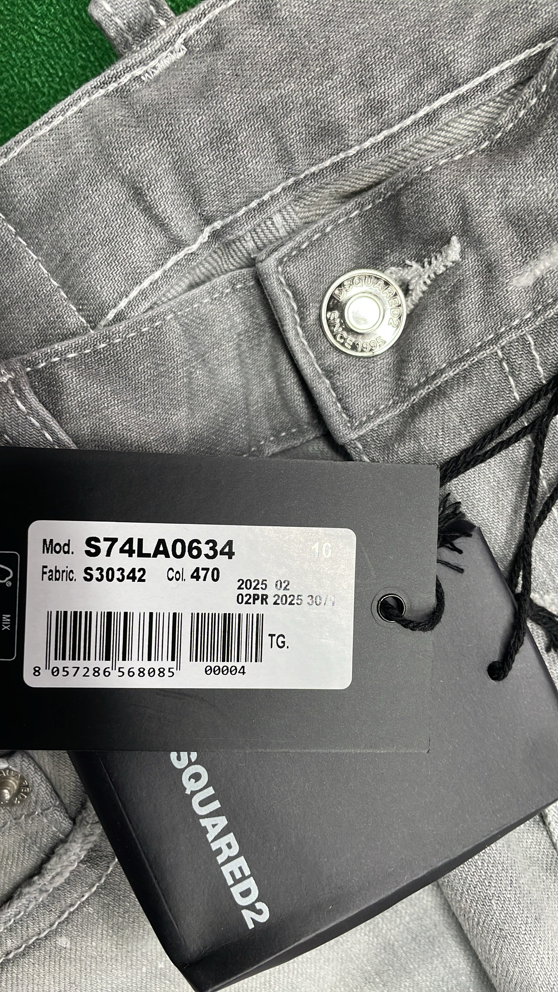 Jeans QC photo 1 of 20