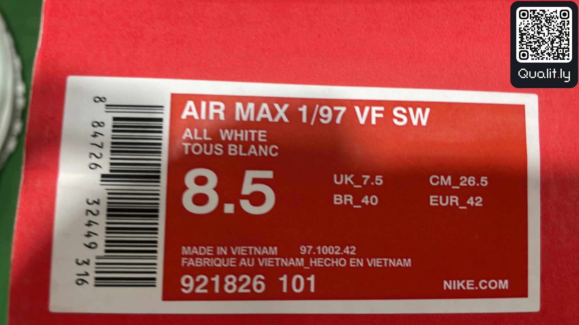 Sneakers — QC-foto 2 van 6