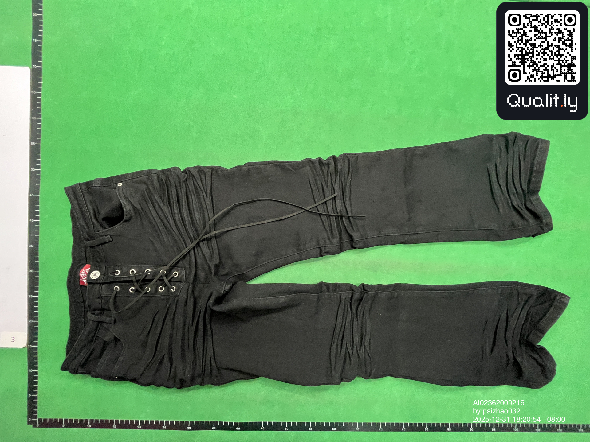 Jeans — QC-foto 3 av 12
