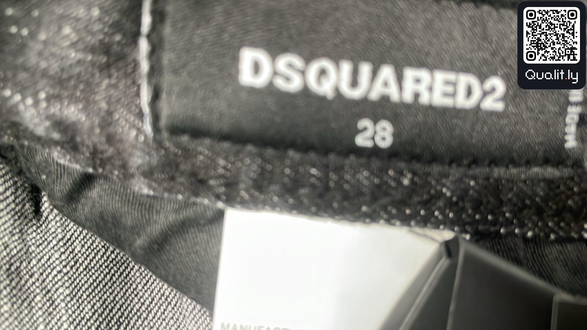 Foto QC 1 di 4