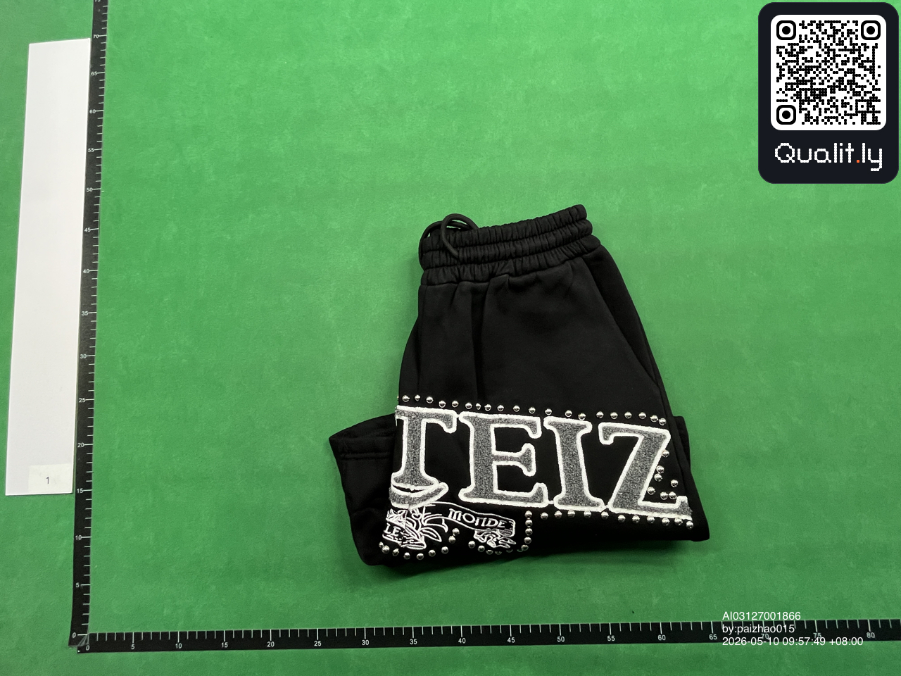 Hoodie — QC-foto 1 van 24