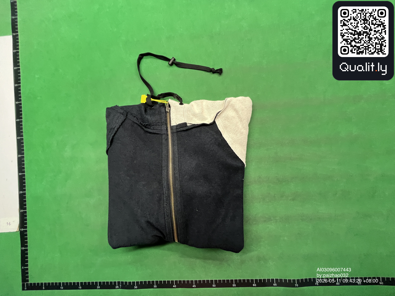 Hoodie — QC-foto 1 av 4