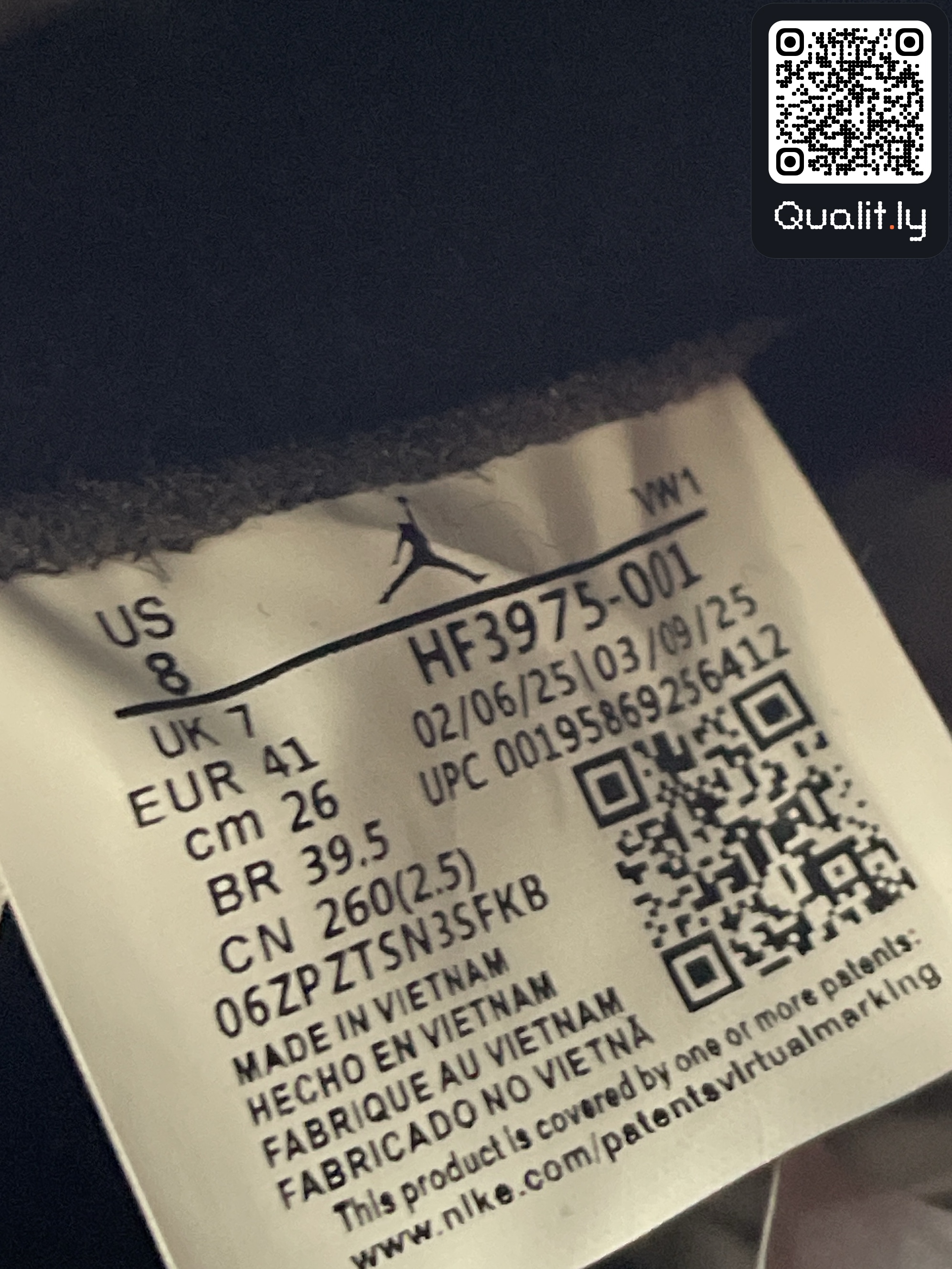 Sneakers QC photo 2 of 5
