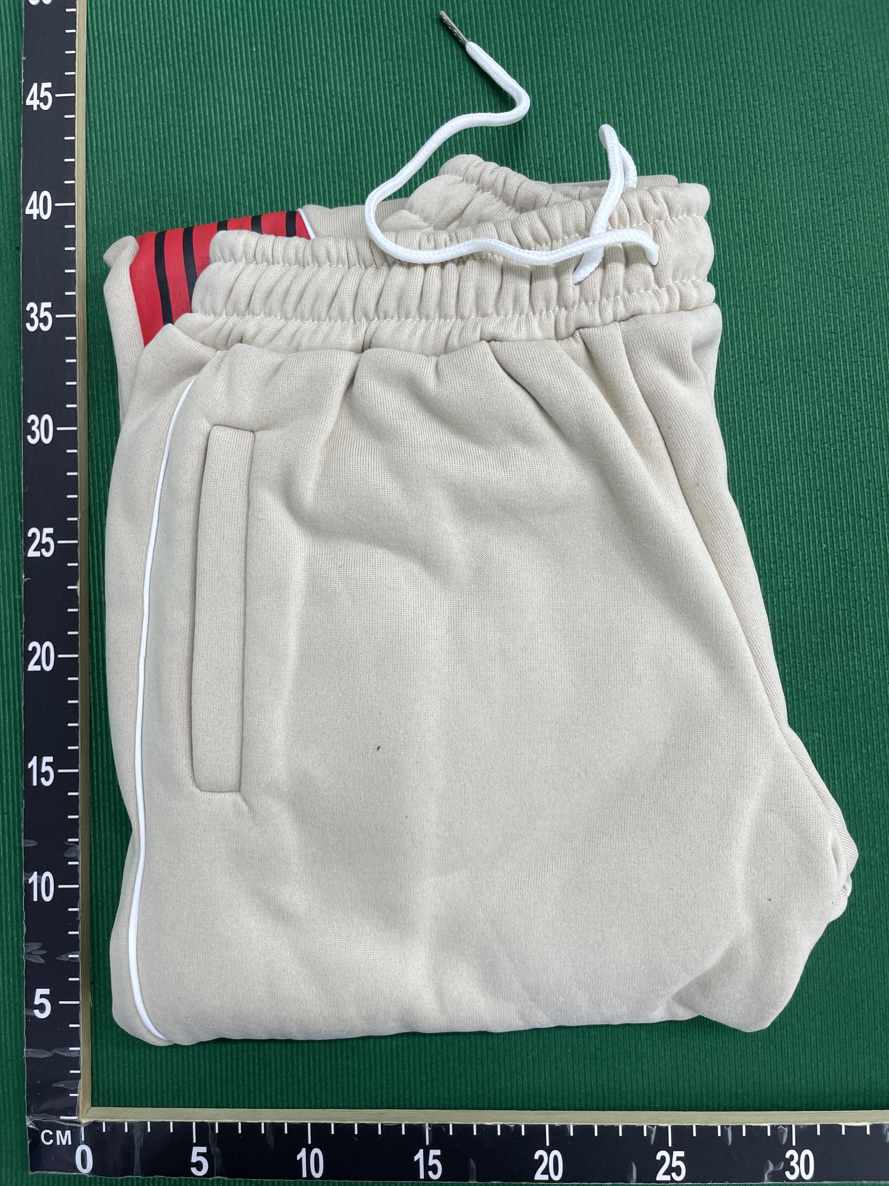 Pantalon — photo QC 1 sur 24