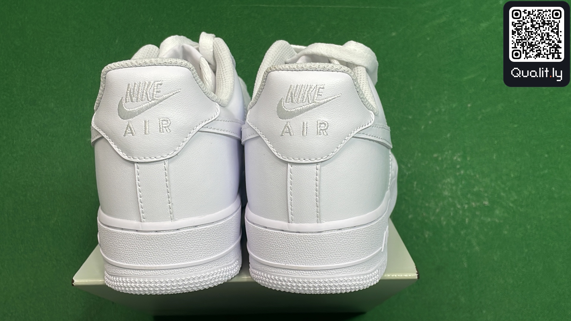 Sneakers QC photo 3 of 24