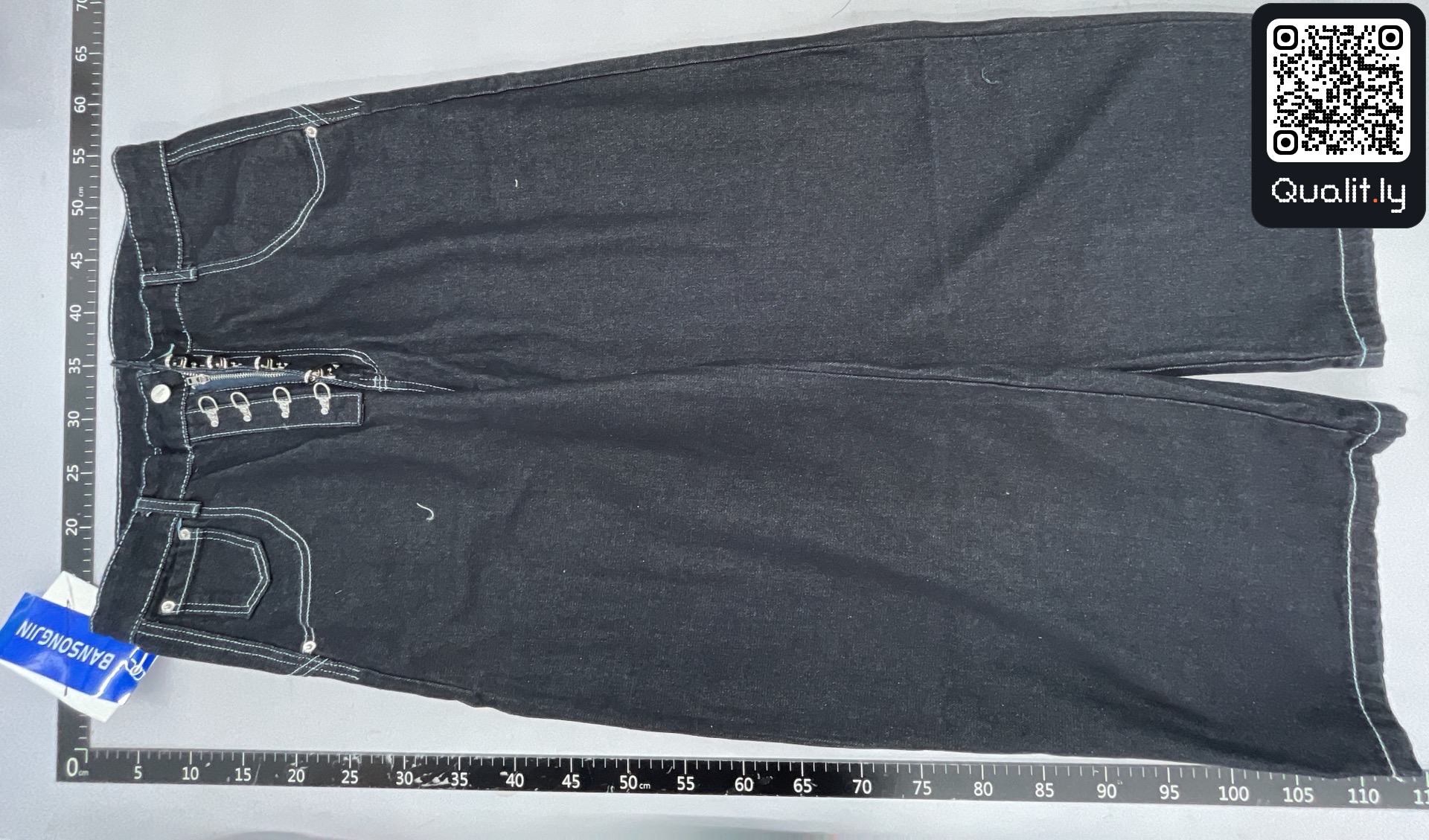 Jeans — QC-foto 3 av 4