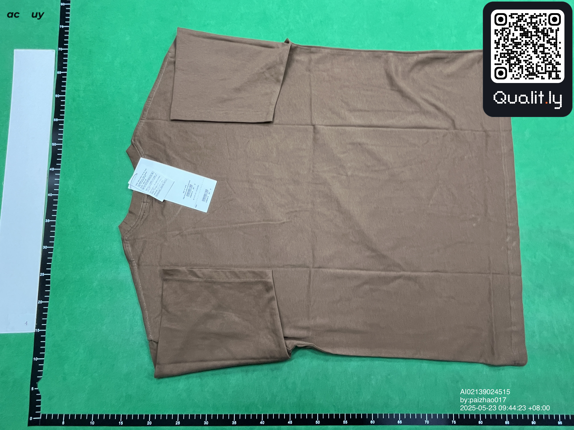 T-shirt — foto QC 2 de 12