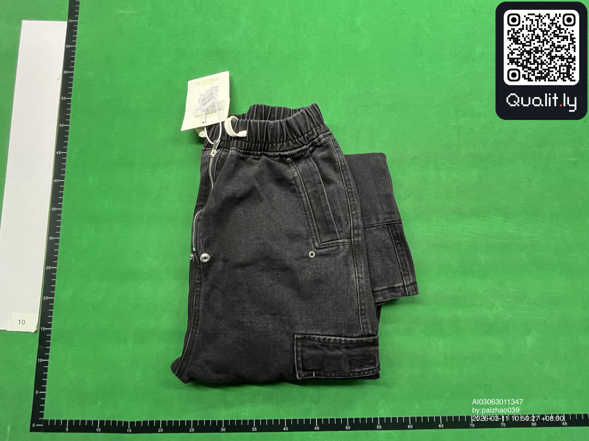 Blugi — fotografie QC 1 din 4