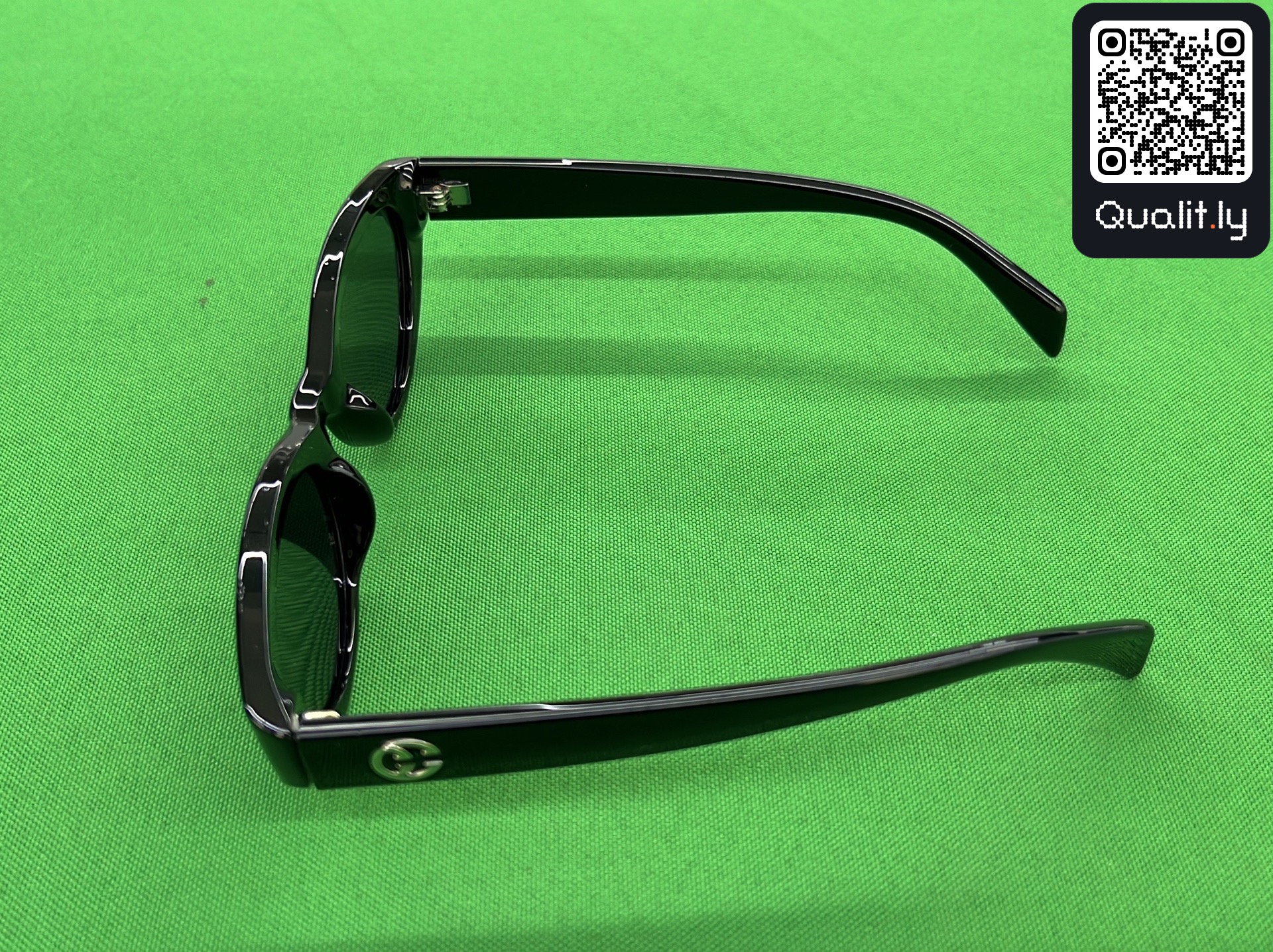 Sonnenbrille — QC-Foto 1 von 8