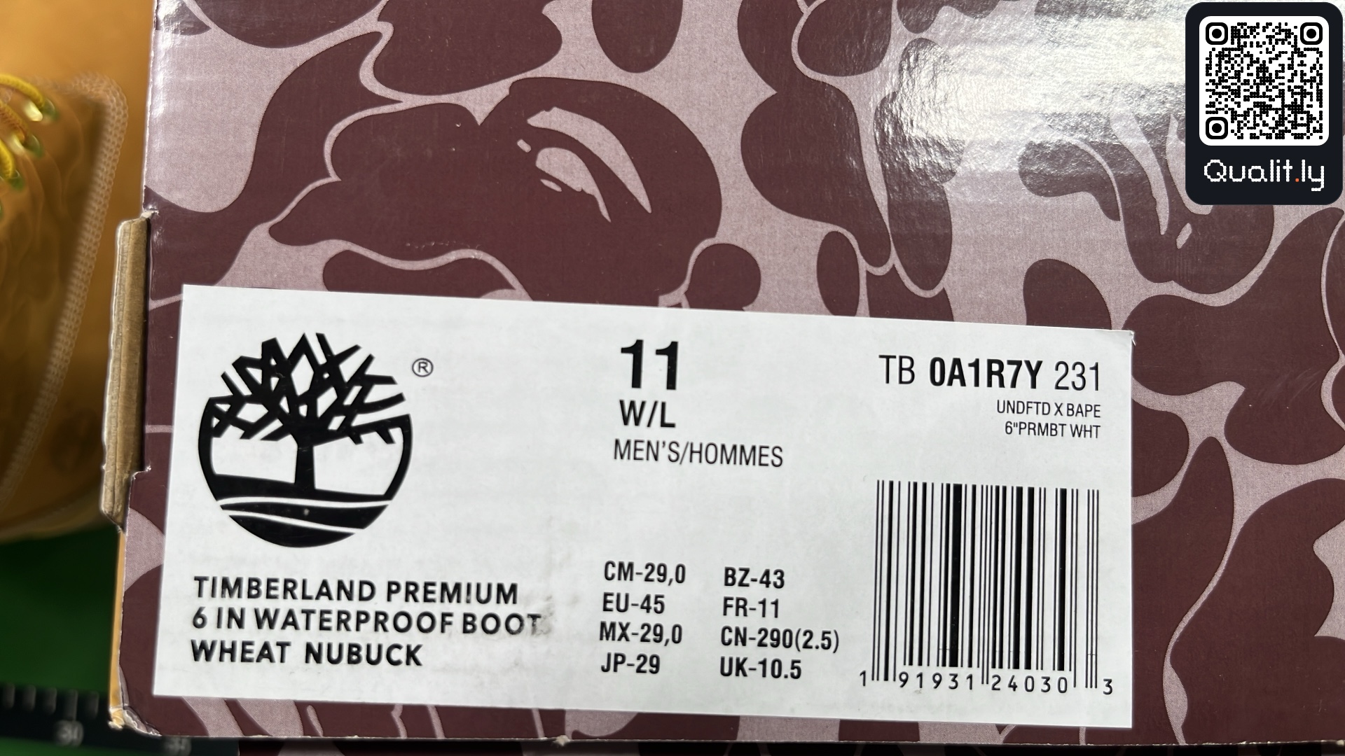 Sneakers QC photo 2 of 120