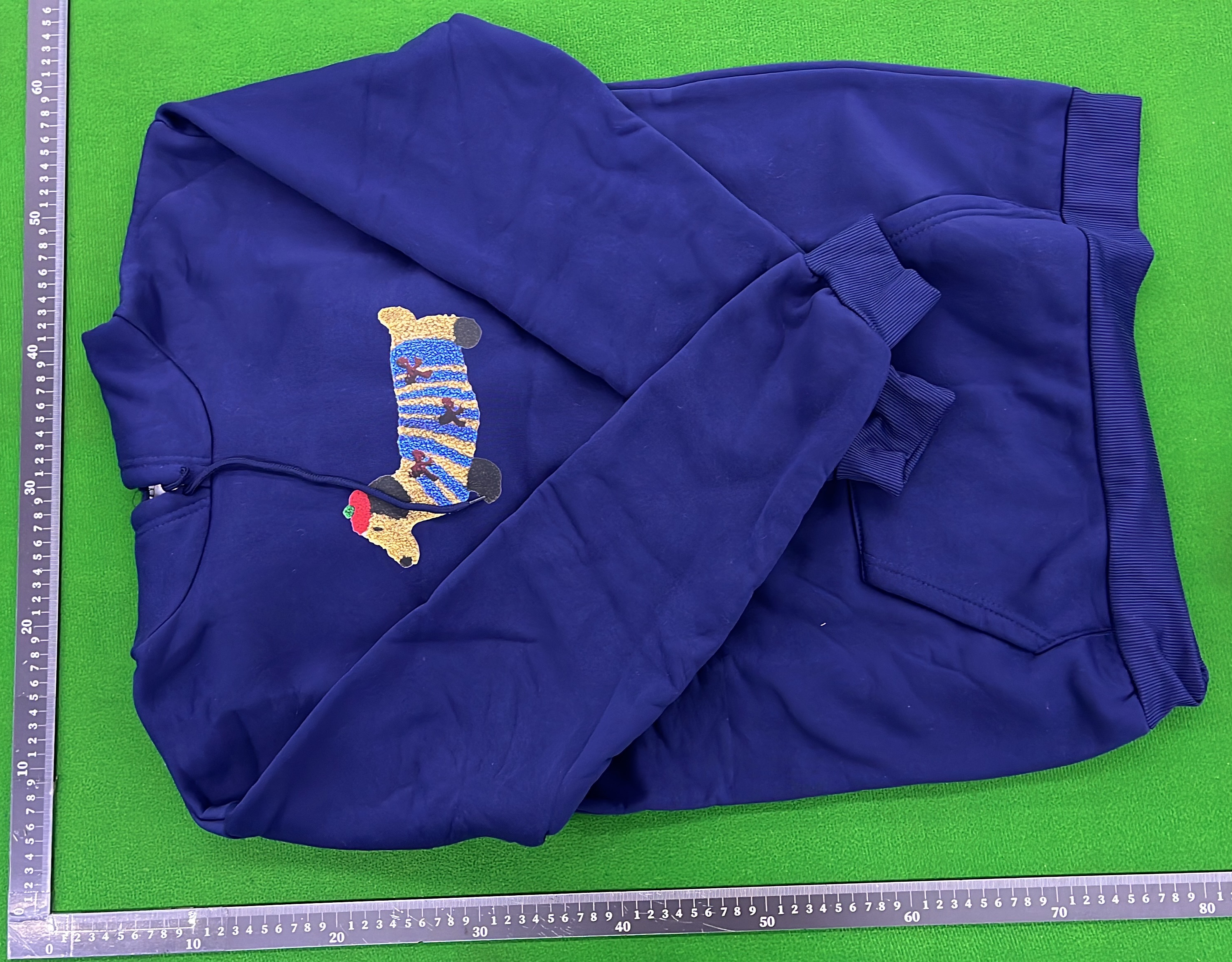 Hoodie QC photo 2 of 12