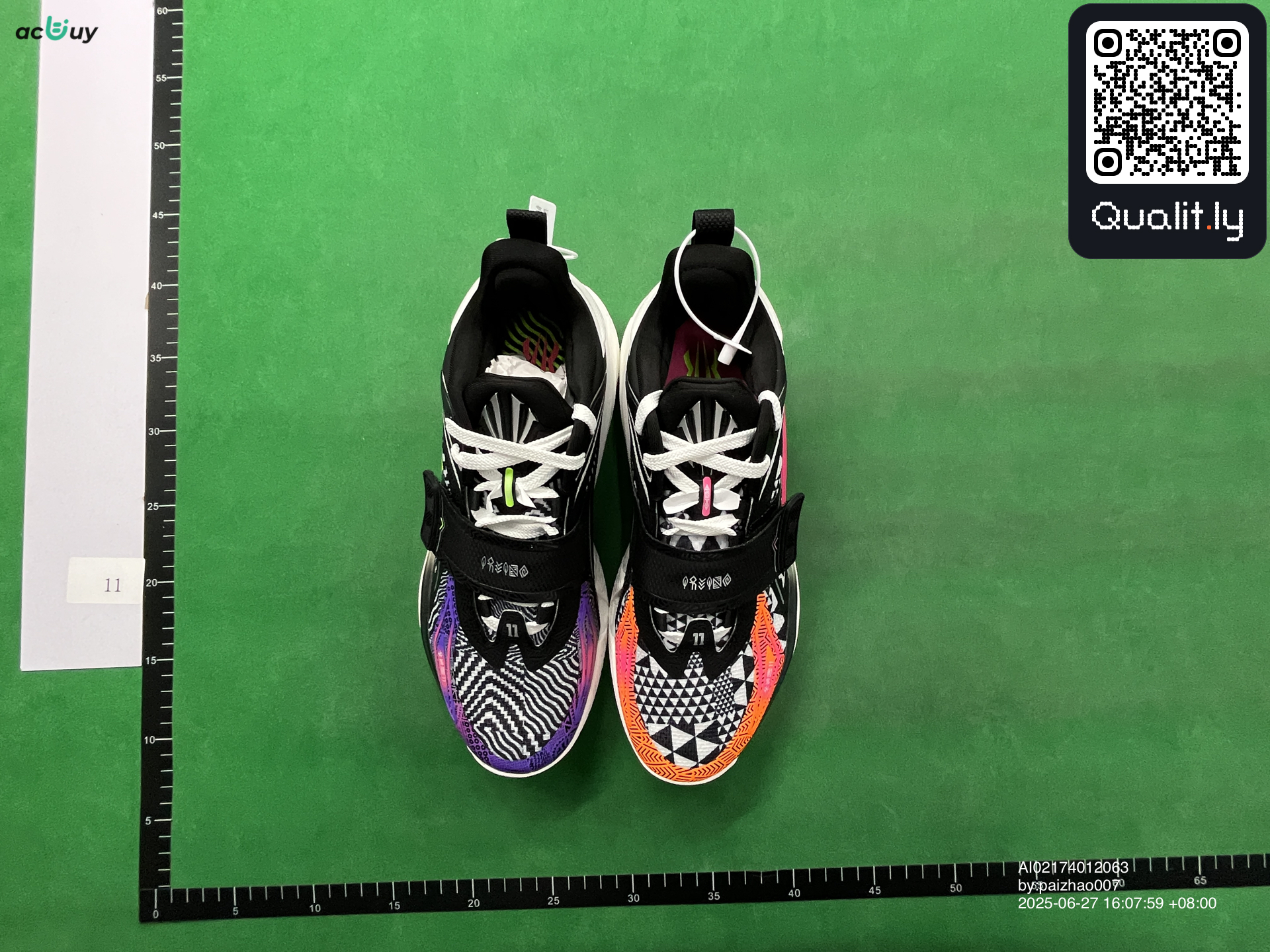球鞋 QC 照片 1 / 6