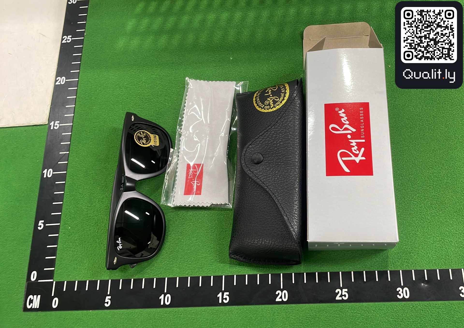 Sunglasses QC photo 3 of 38