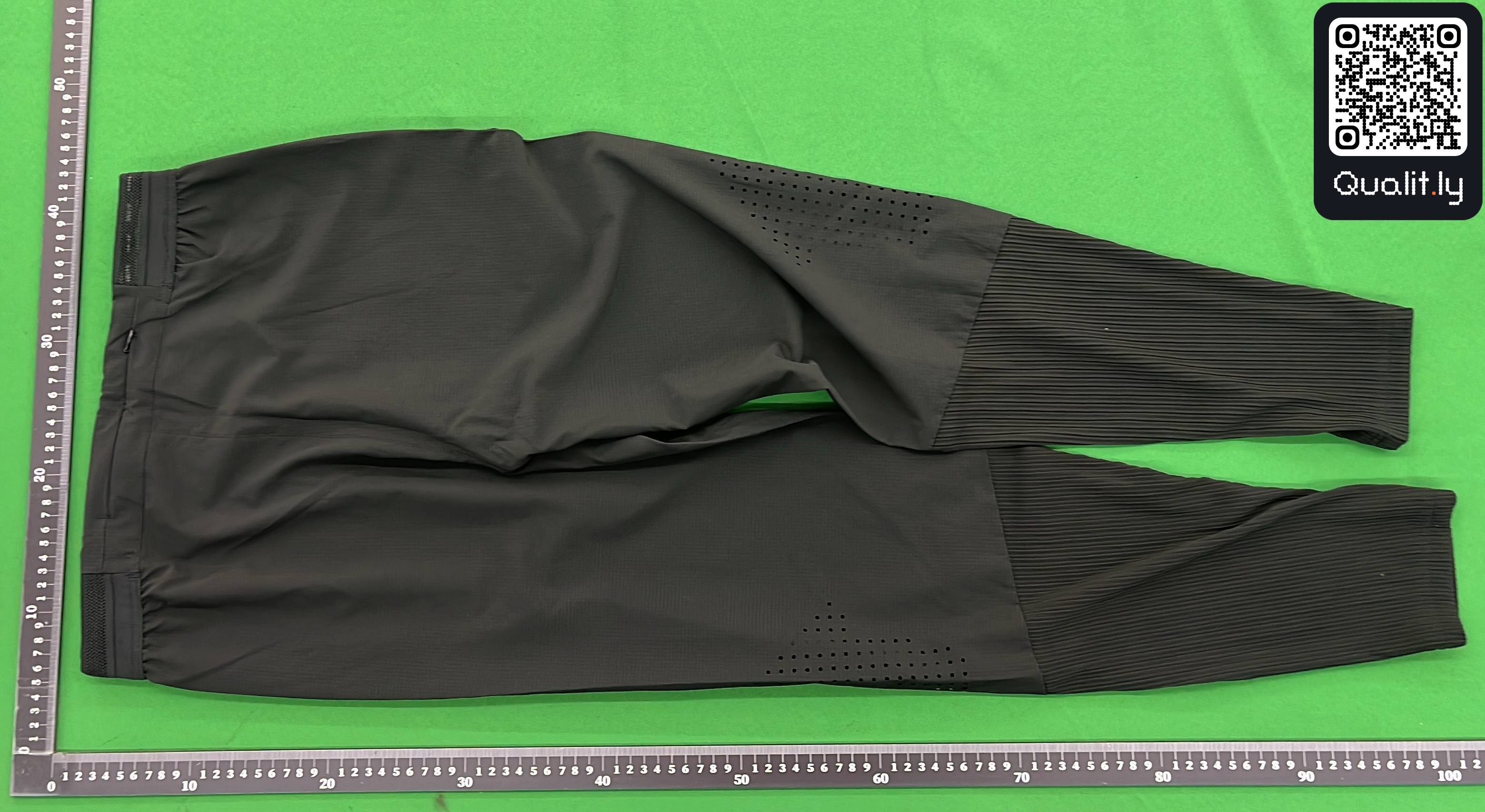 Pants QC photo 3 of 14