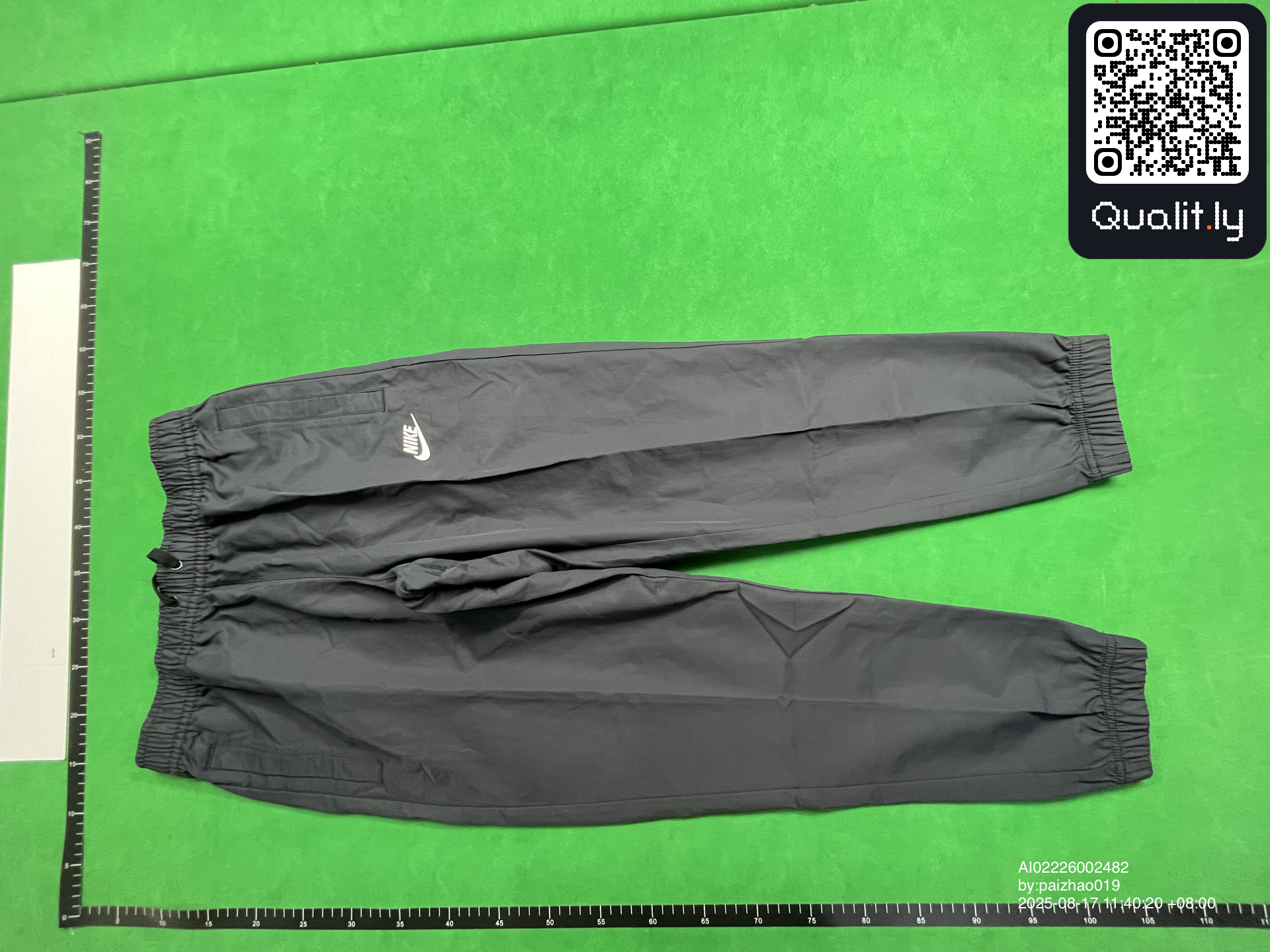 Pantaloni — fotografie QC 3 din 4