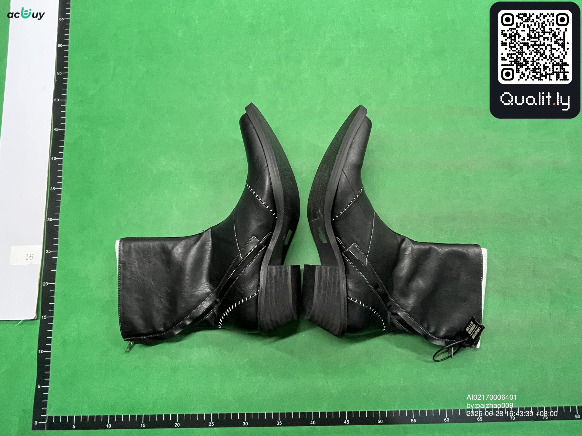 Botas — foto QC 3 de 6