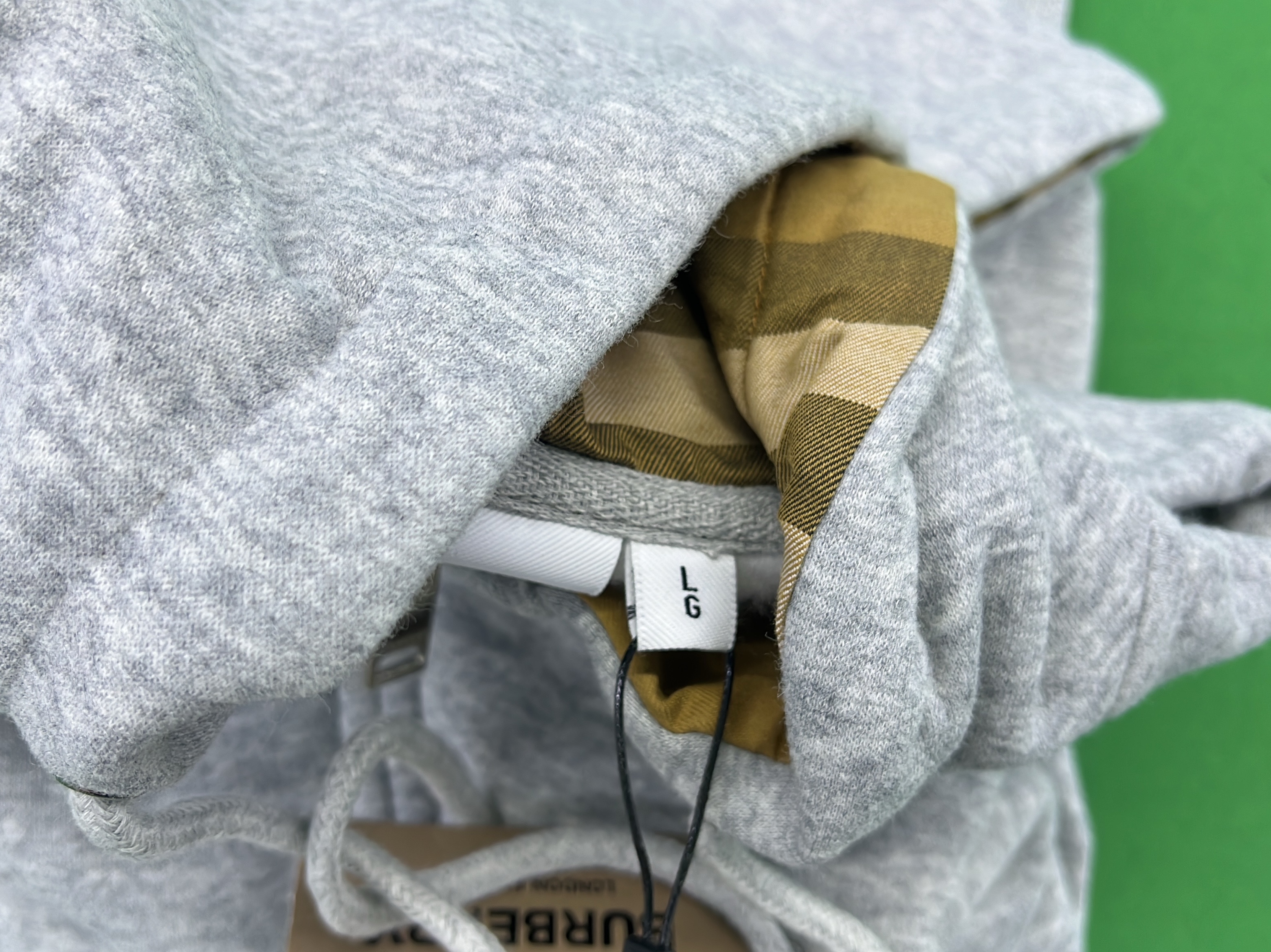 Hoodie — QC-Foto 2 von 5