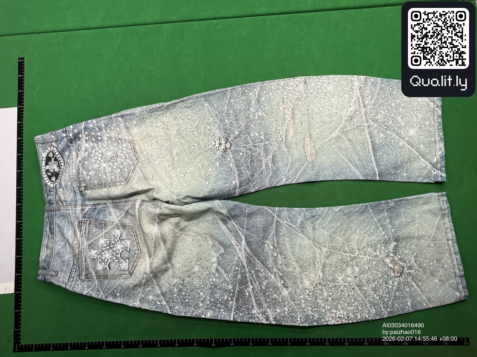 牛仔裤 QC 照片 2 / 4