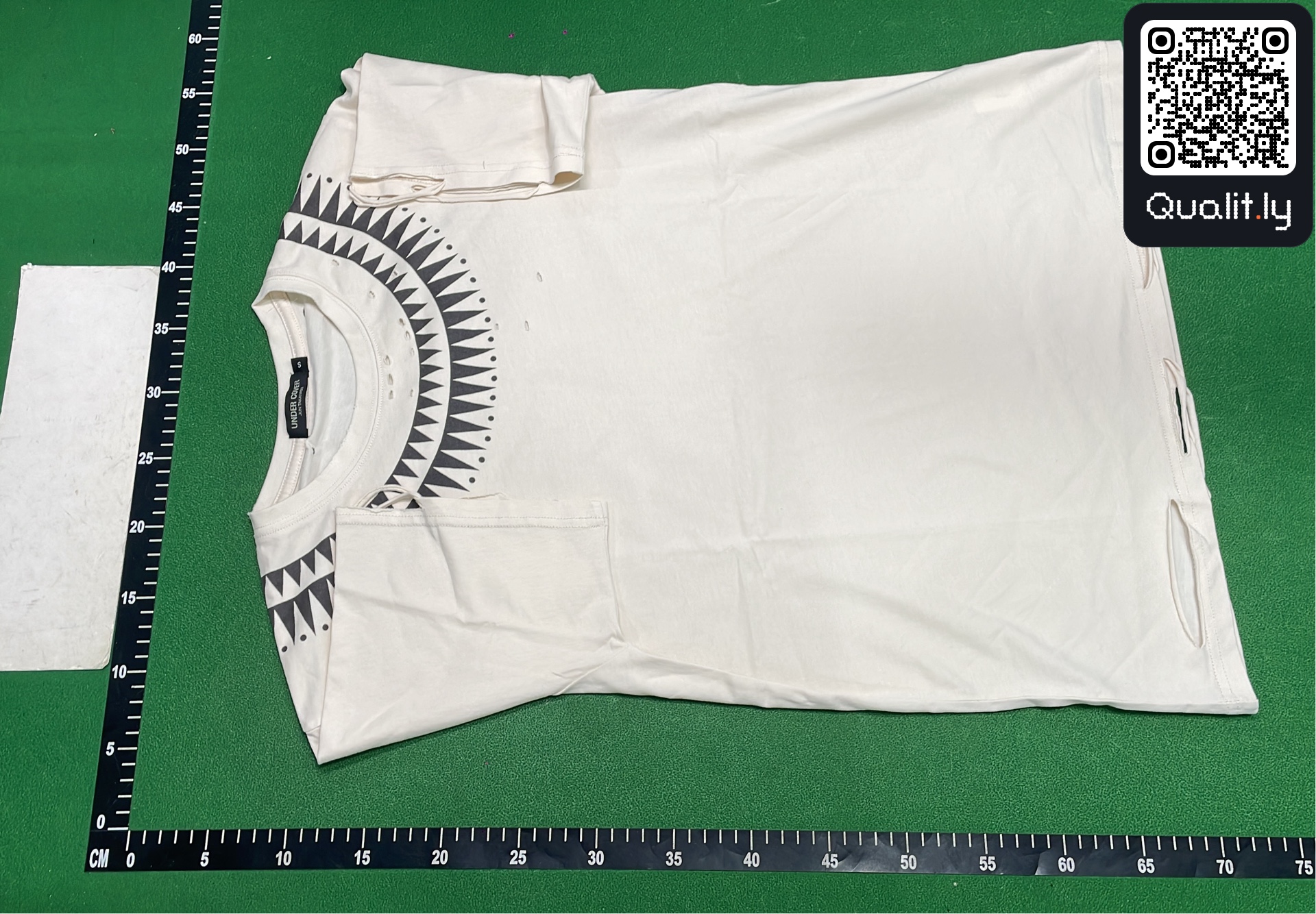 Camiseta — foto QC 2 de 8