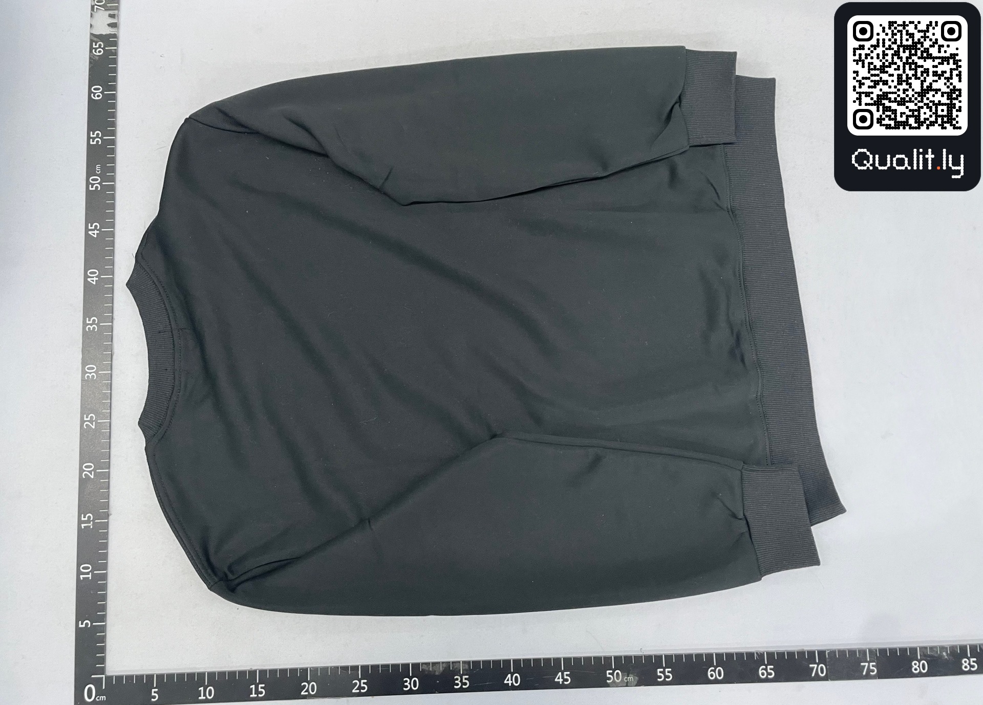 Sweatshirt QC photo 2 of 20