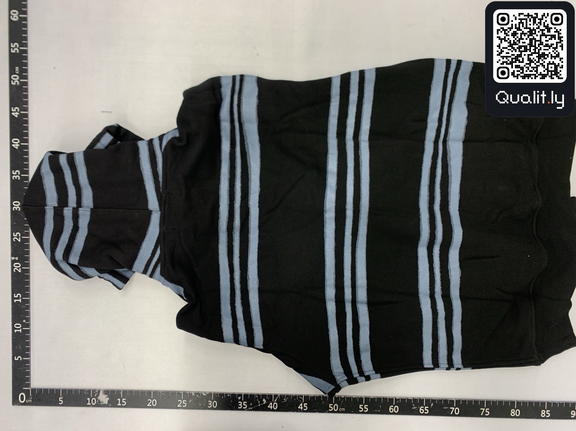 Bluza z kapturem — zdjęcie QC 2 z 30