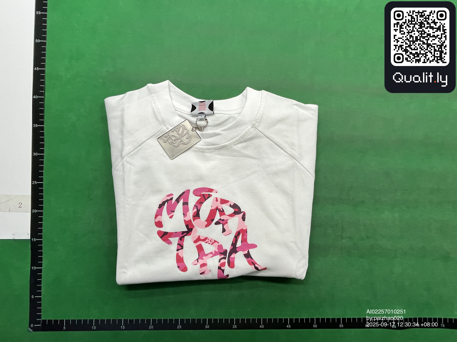 T-shirt — foto QC 1 de 4