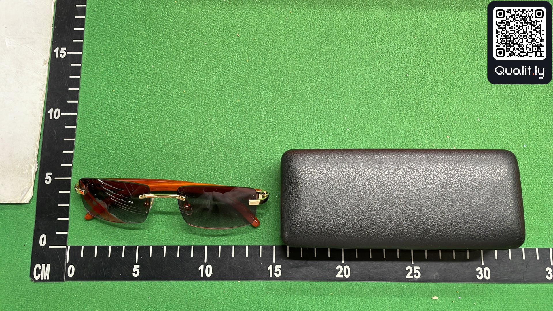 Okulary przeciwsłoneczne — zdjęcie QC 3 z 6