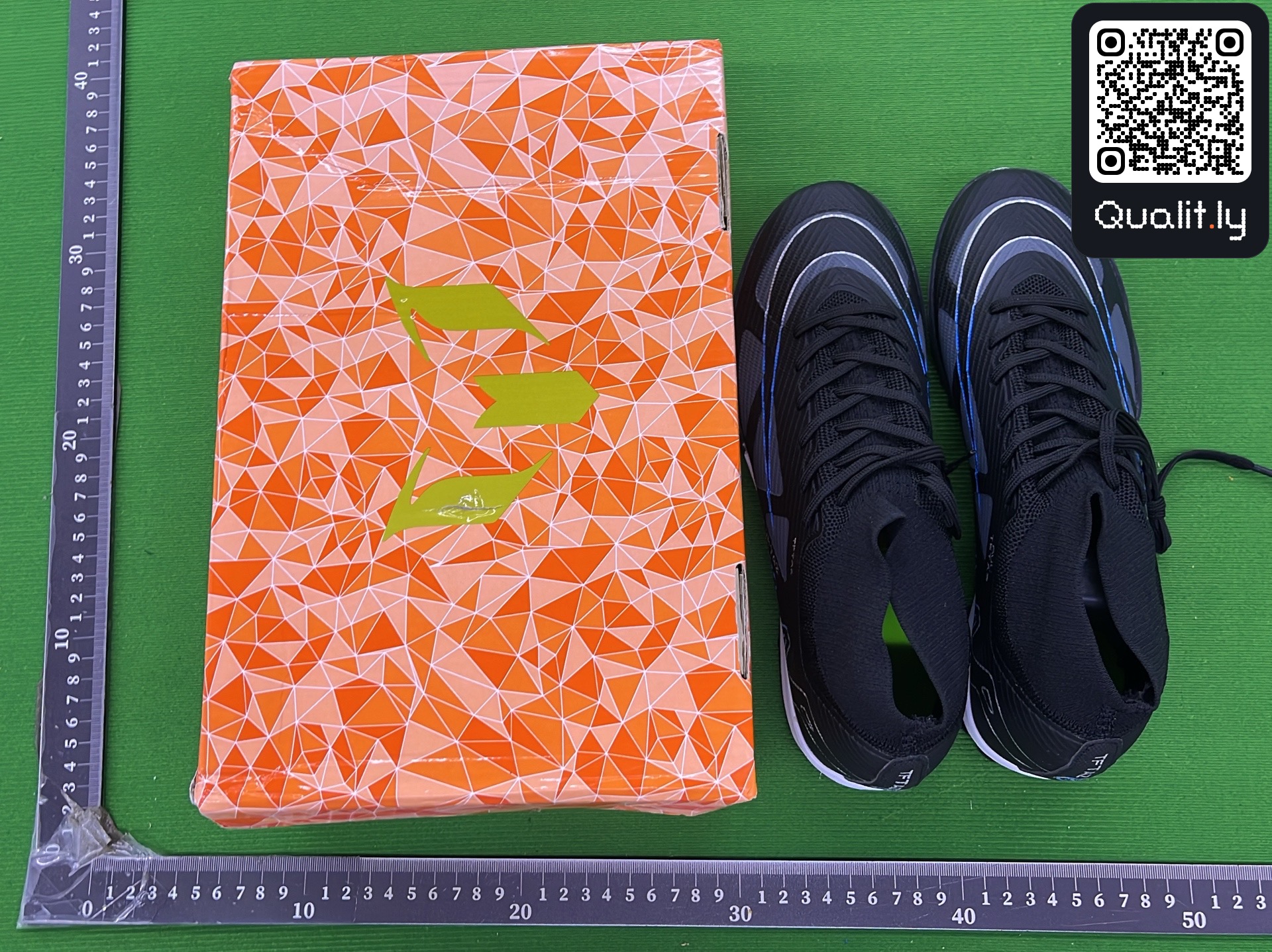 Sneakers — QC-foto 1 av 6