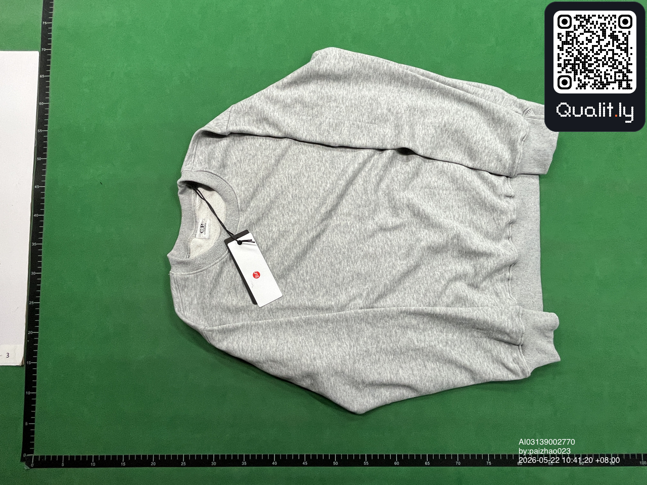 Hoodie — QC-Foto 3 von 46