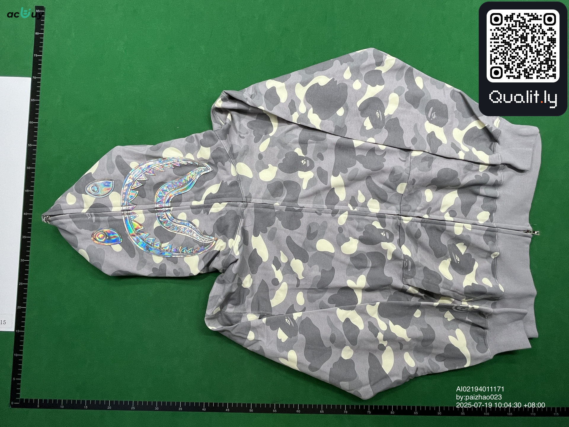 Hoodie QC photo 3 of 4