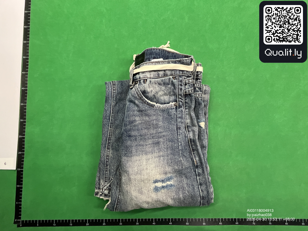 牛仔裤 QC 照片 1 / 4