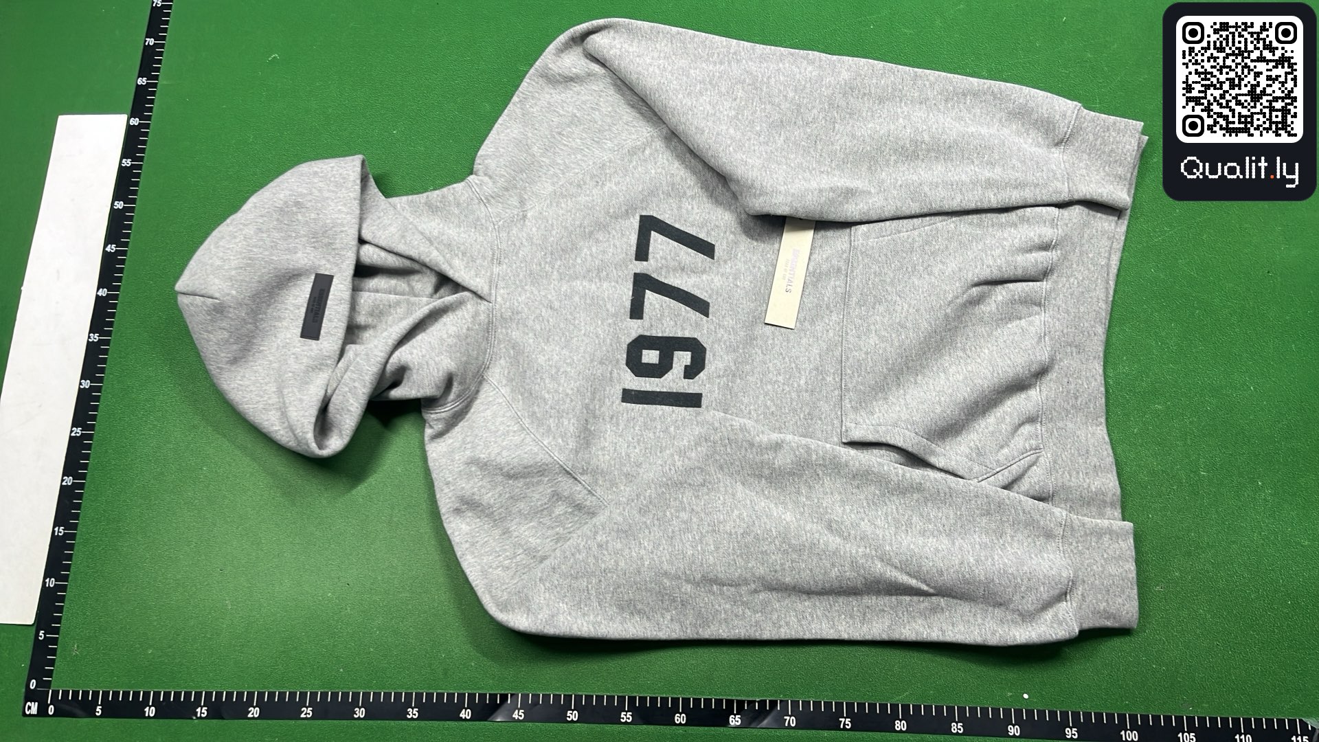 Hoodie QC photo 2 of 12