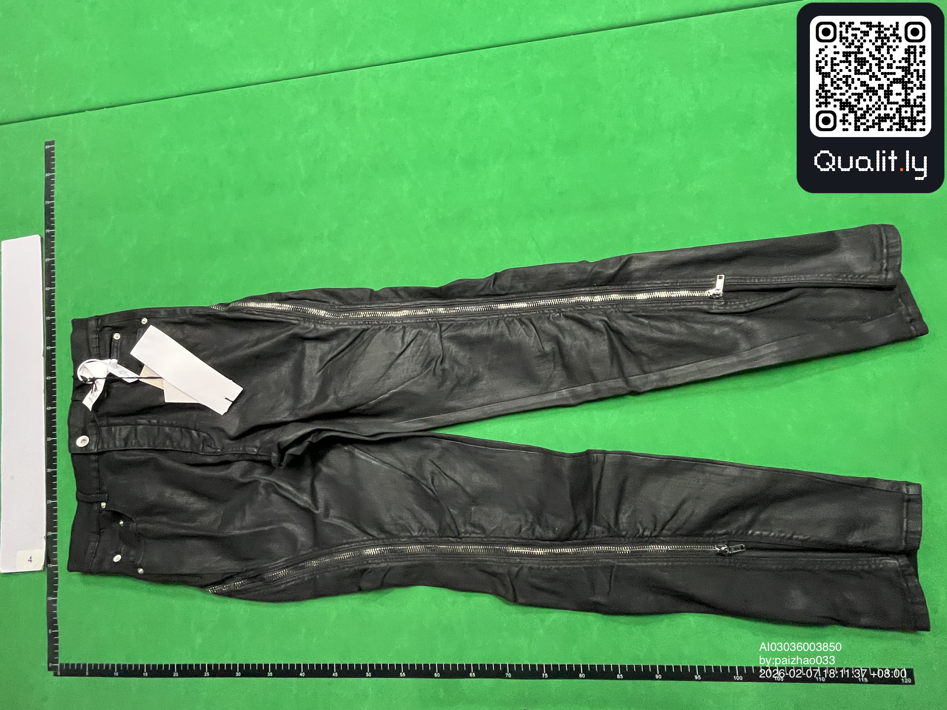 Pantaloni — fotografie QC 3 din 4