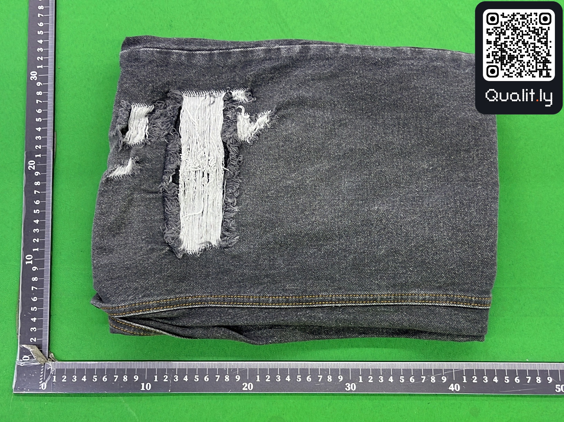 Pants QC photo 1 of 62