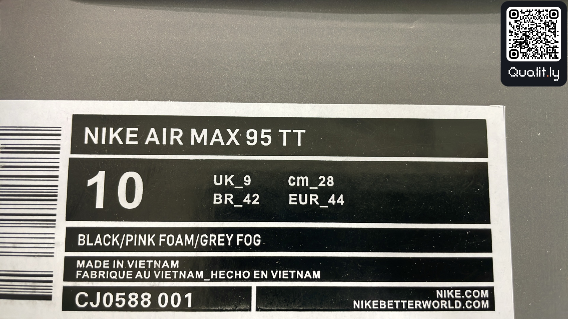Sneakers QC photo 2 of 36