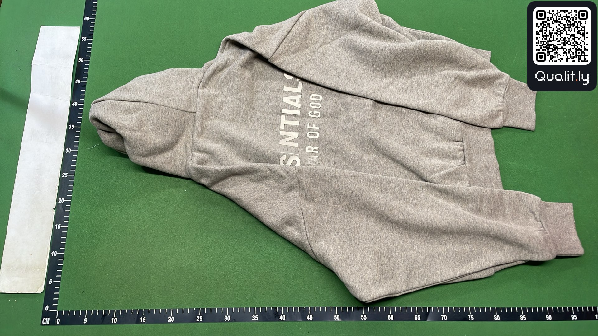 Hoodie QC photo 3 of 112