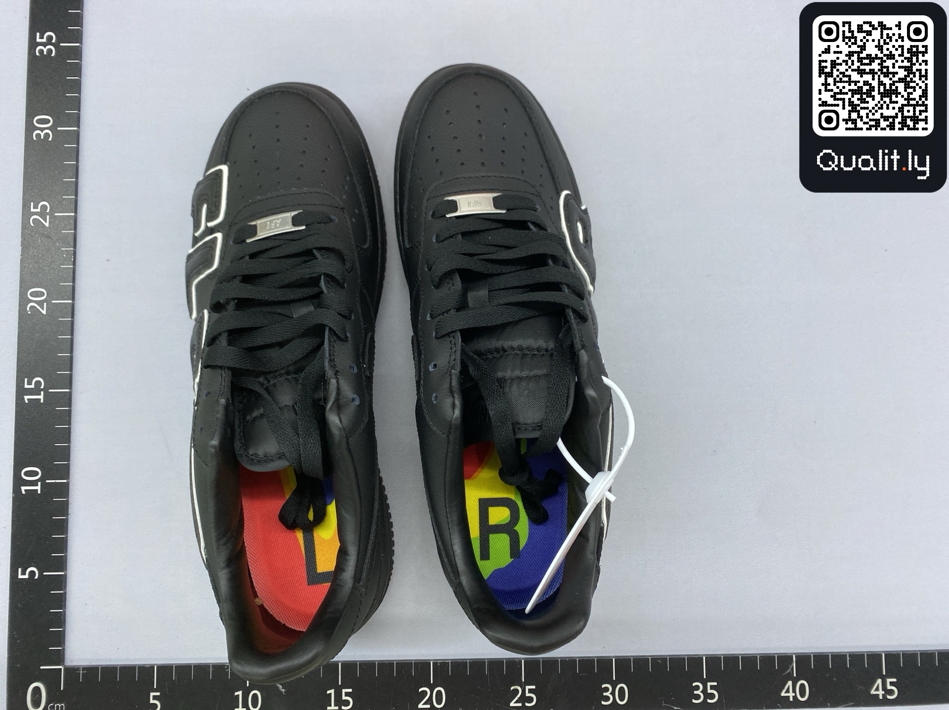 Sneakers QC photo 2 of 6
