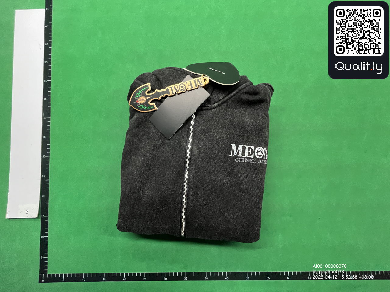 连帽卫衣 QC 照片 1 / 4