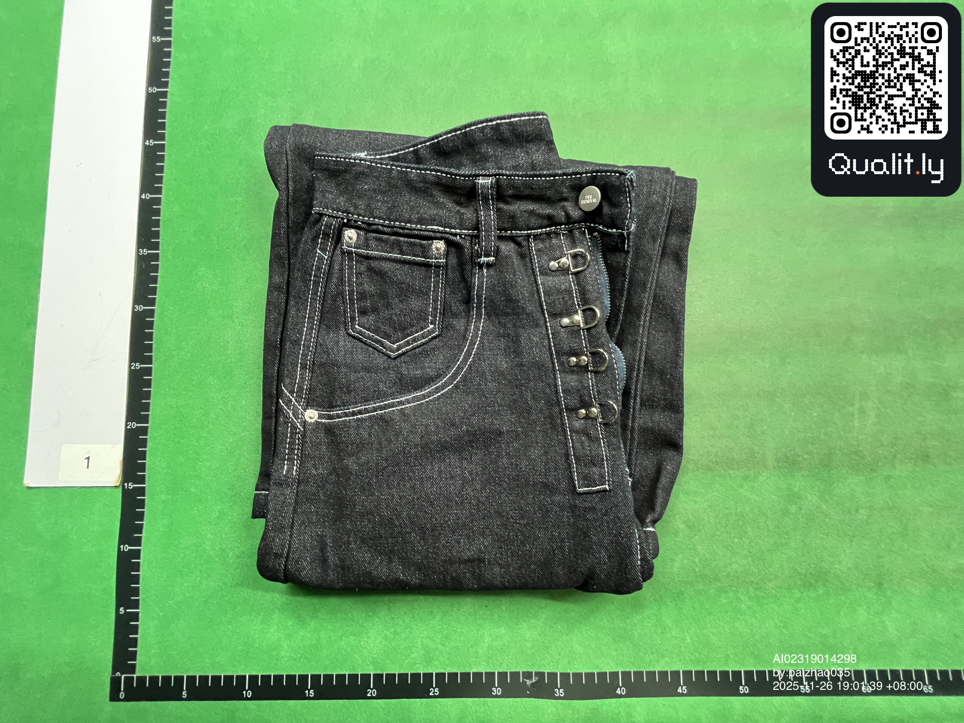 Jeans — QC-Foto 1 von 12