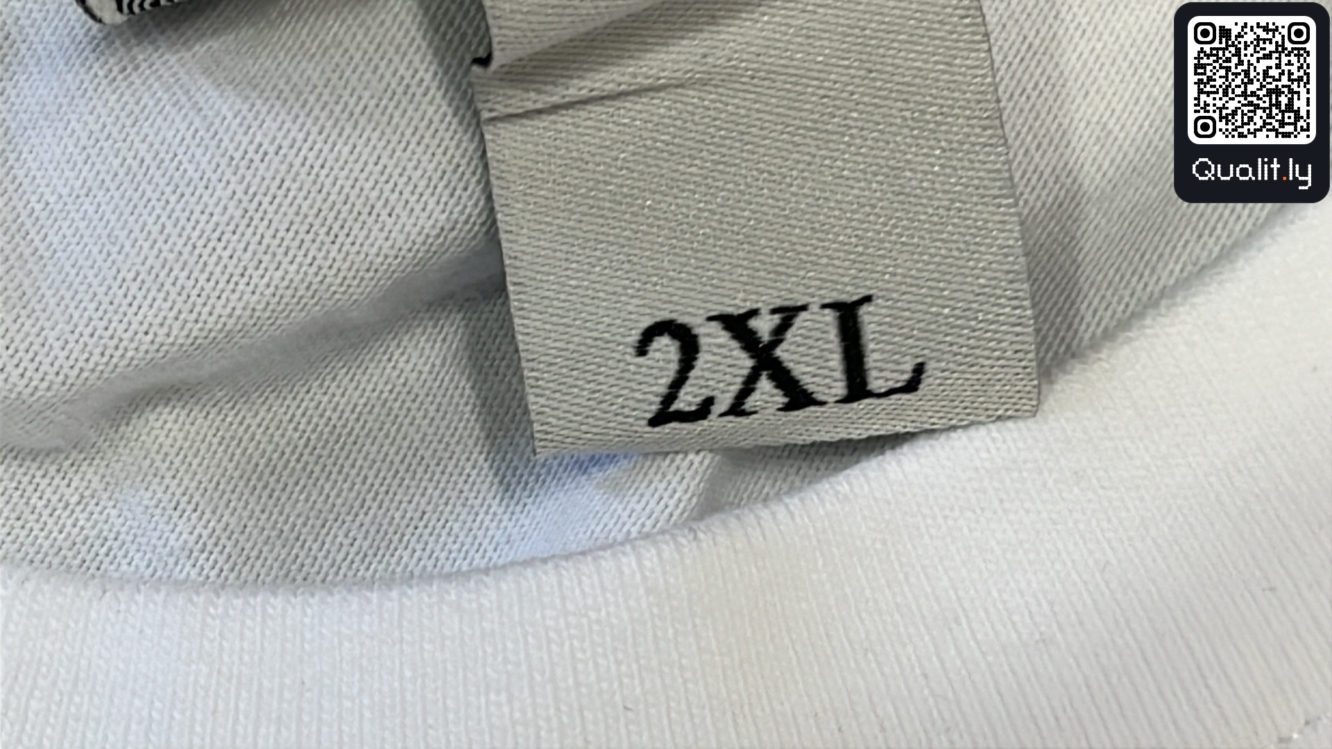 T-shirt — foto QC 1 di 24