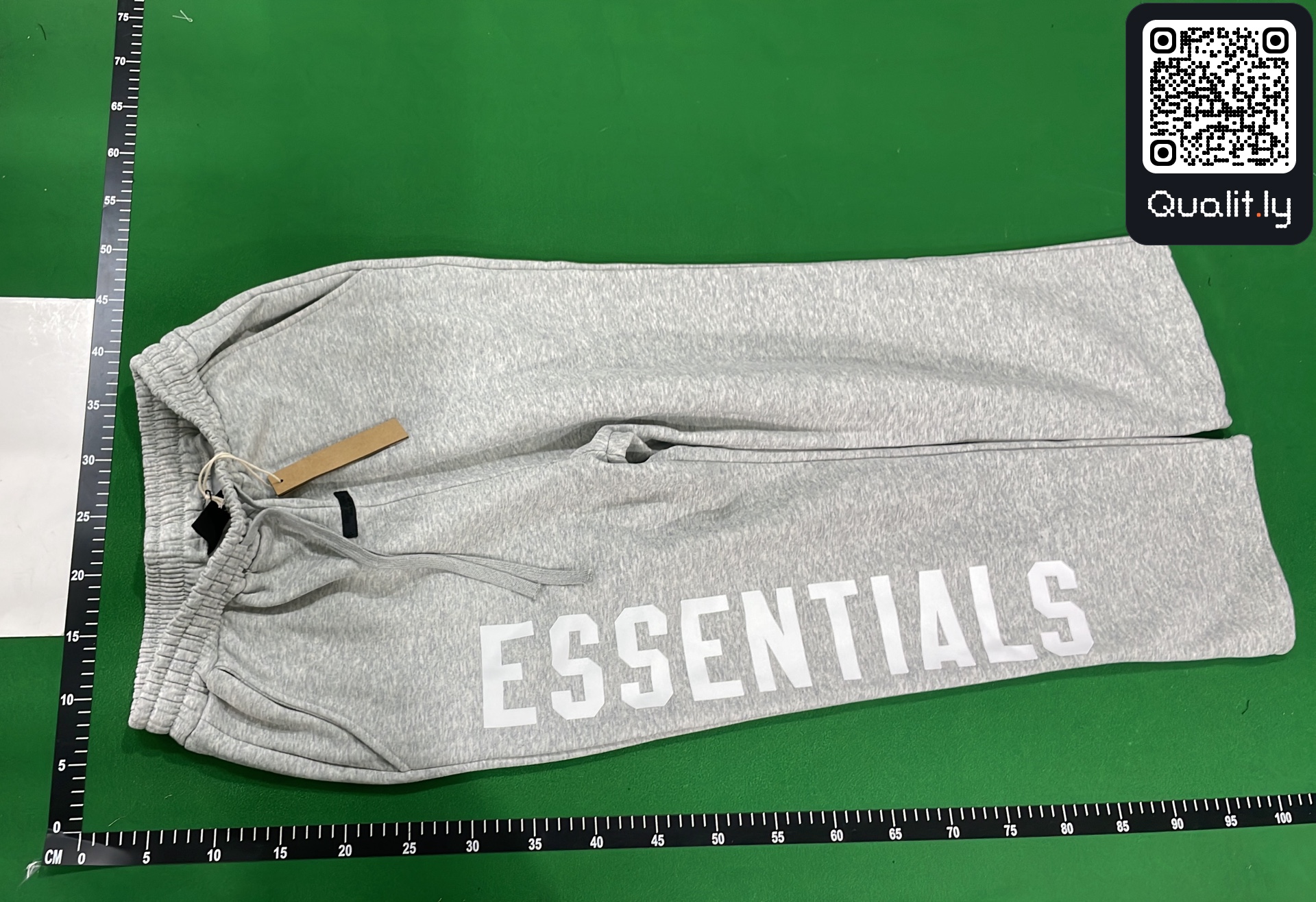 Pants QC photo 2 of 14