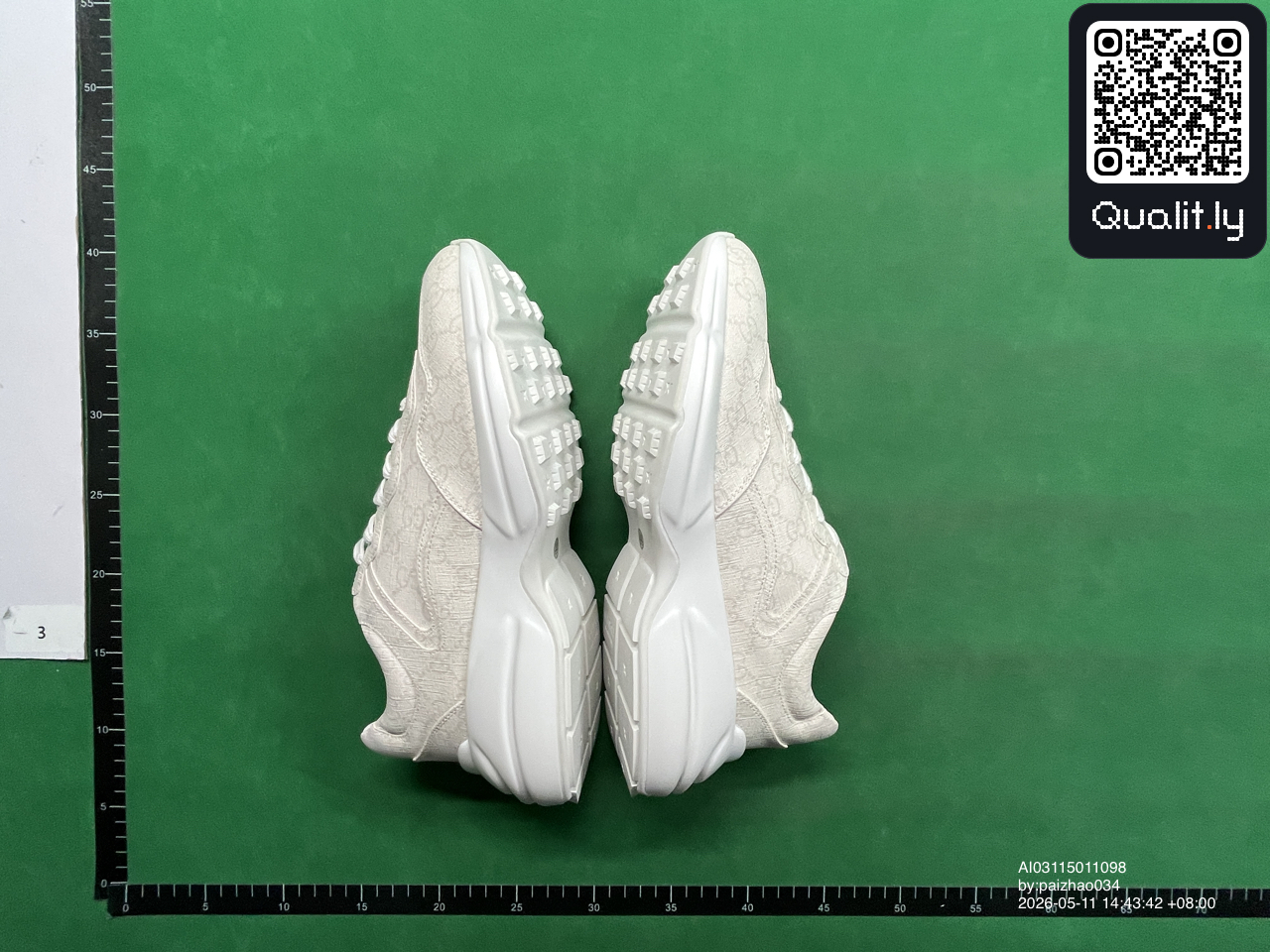Sneakers QC photo 1 of 42