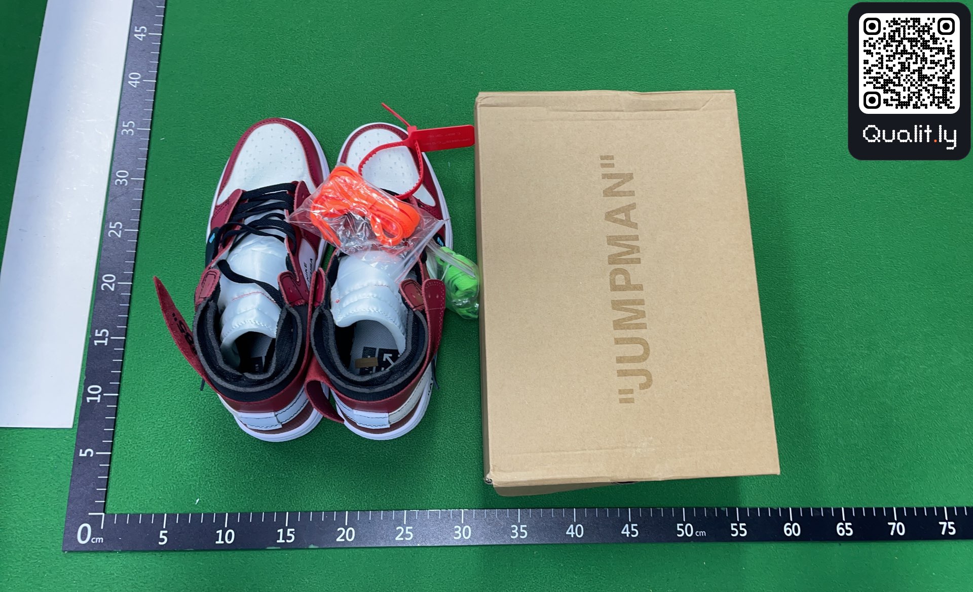 球鞋 QC 照片 1 / 6