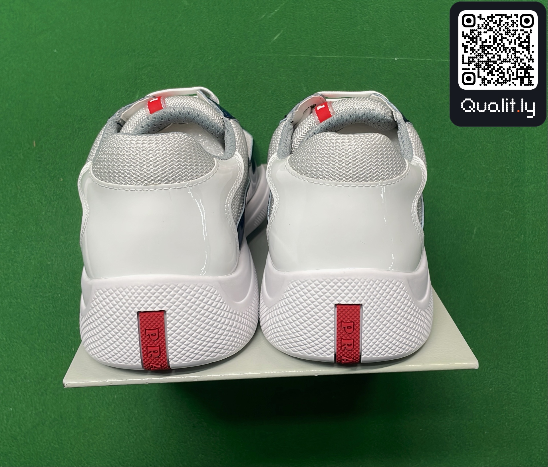 Sneakers — QC-foto 3 van 374