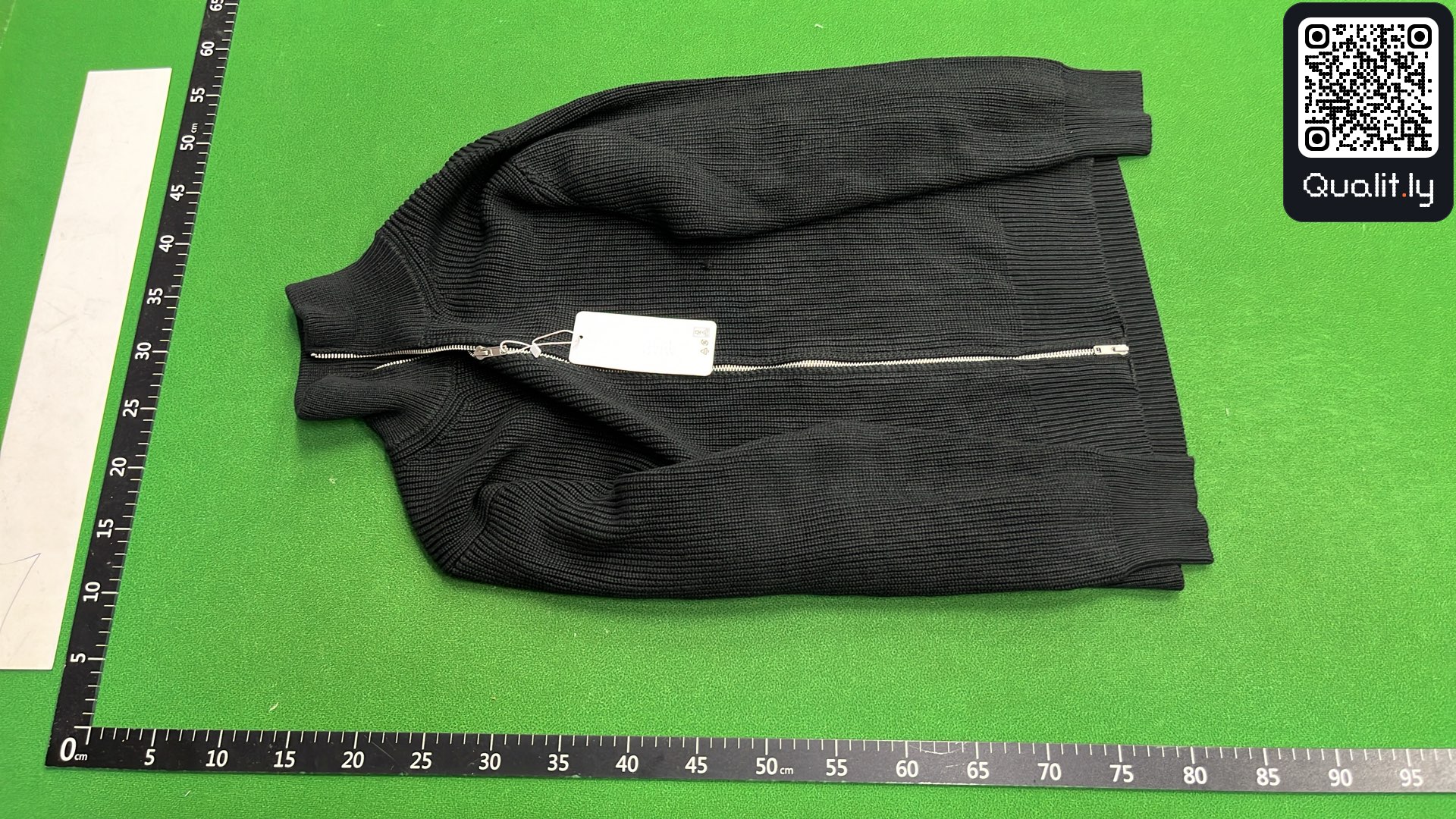 Sweater QC photo 2 of 210