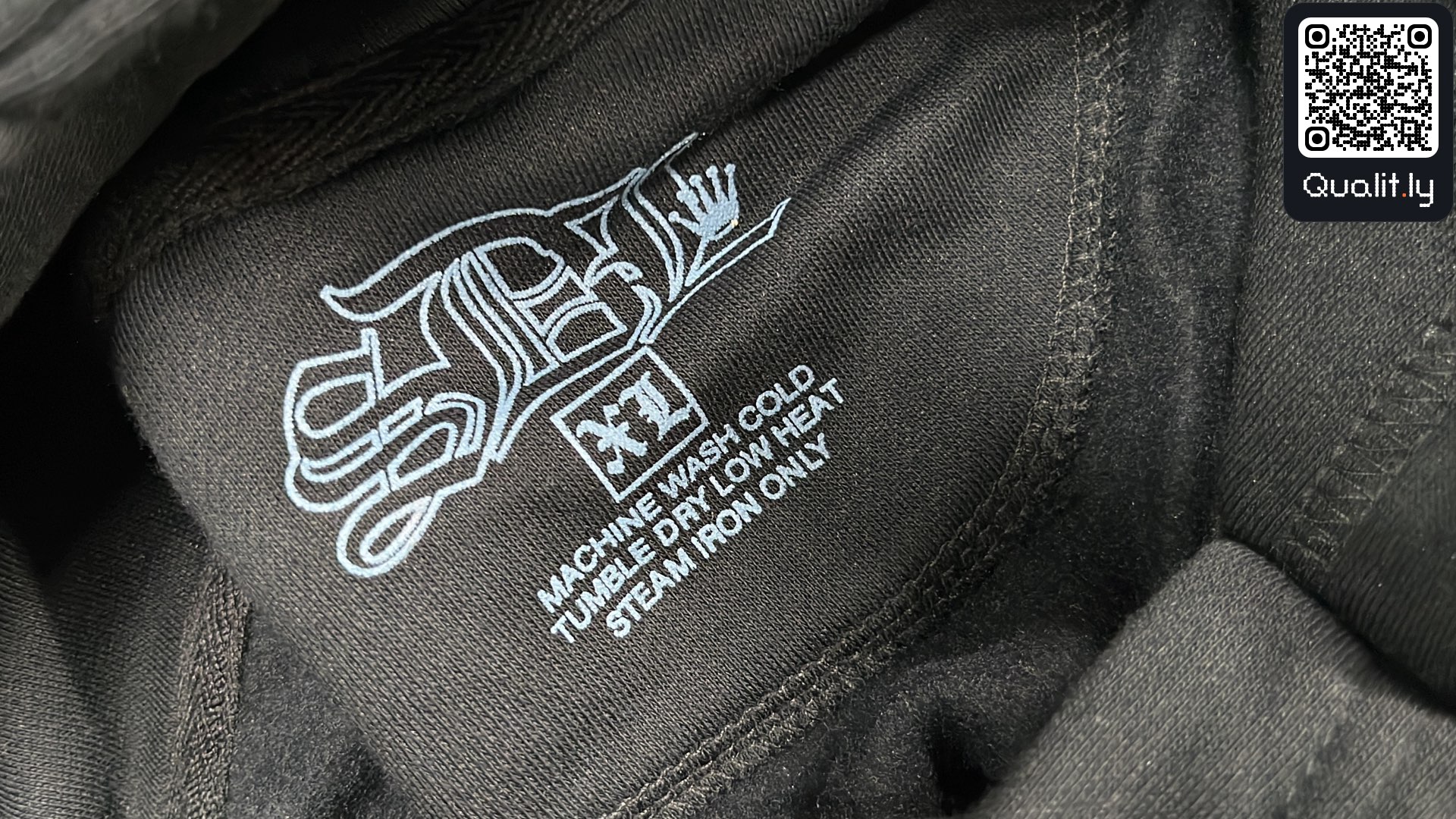 Sweatshirt — foto QC 1 de 4