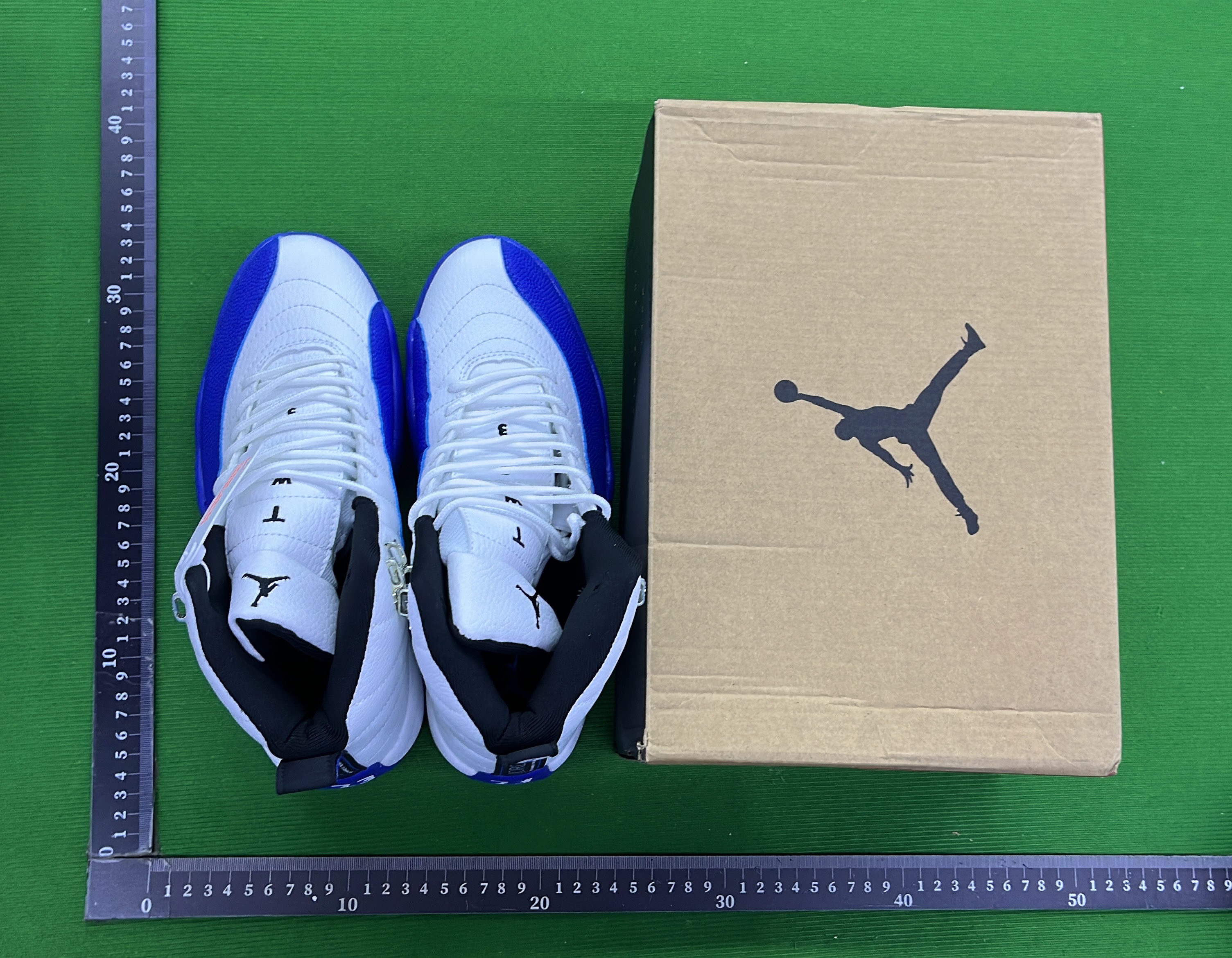 Sneaker — QC-Foto 1 von 6