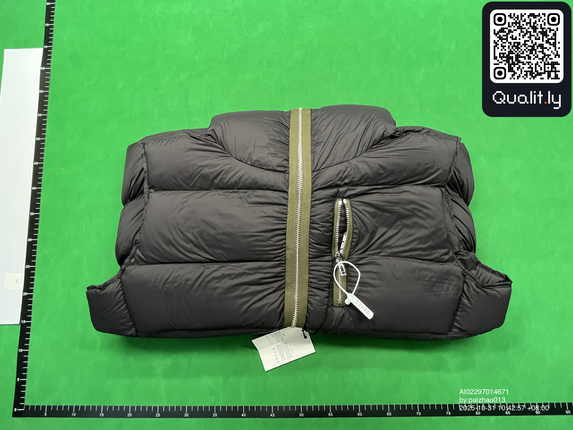 Jacket QC photo 1 of 4