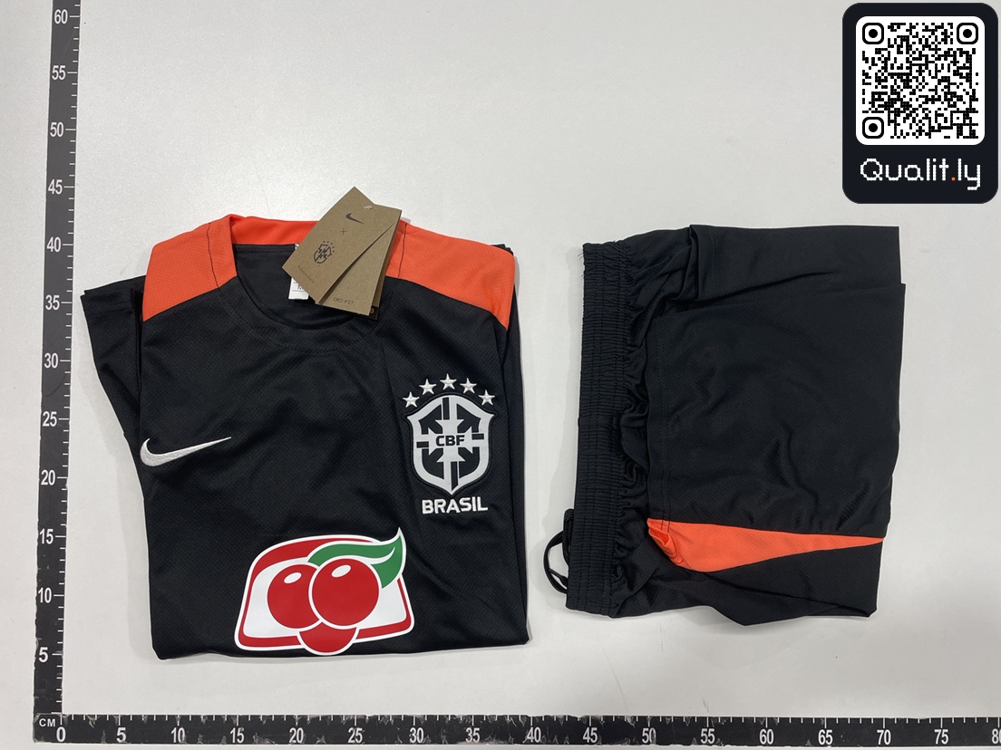 运动套装 QC 照片 1 / 29